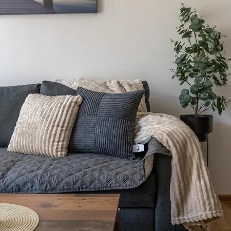 Apartament Modern 2br Flat With Parking For 4m Cars *