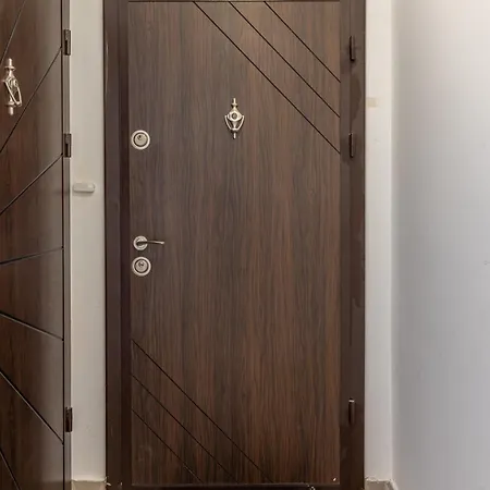 Modern 2br Flat With Parking For 4m Cars Apartament *